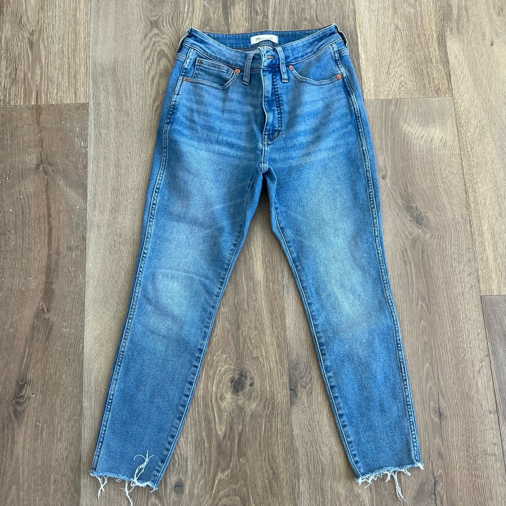 Madewell Petite Curvy High-Rise Skinny Jeans in Ainsworth Wash: Raw-Hem Edition